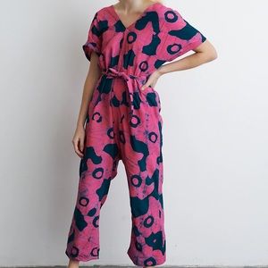 OSEI DURO EASY JUMPSUIT IN POOL PARTY PRINT || SIZE US SMALL